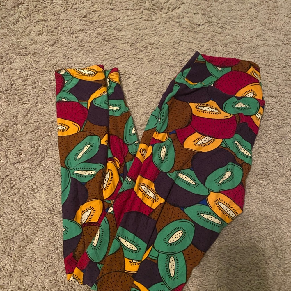 Lularoe Vibrant Kiwi Fruit Print Leggings